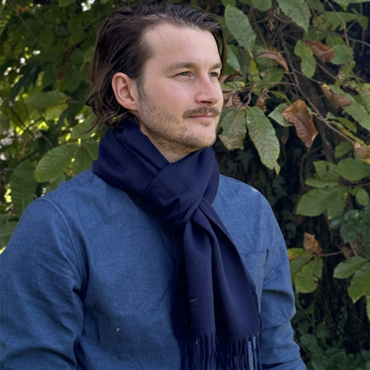 echarpe_alpaga_bleu_marine_2