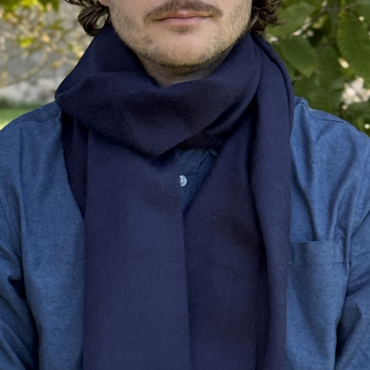 echarpe_alpaga_bleu_marine_3